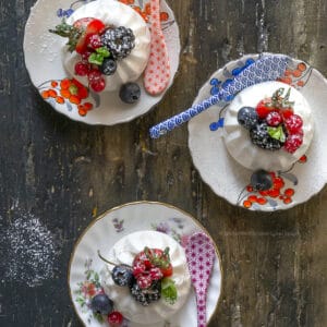 yogurt-greco-vaniglia-frutti-bosco-budino-dessert-facile-veloce-light-contemporaneo-food