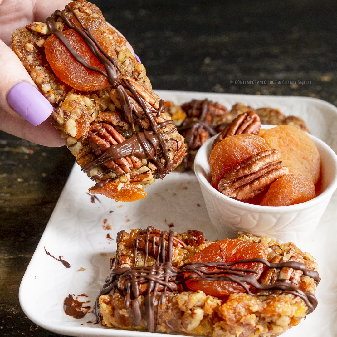 barrette-fit-albicocche-noci-pecan-spuntino-fit-leggero-sano-pre-allenamento-contemporaneo-food