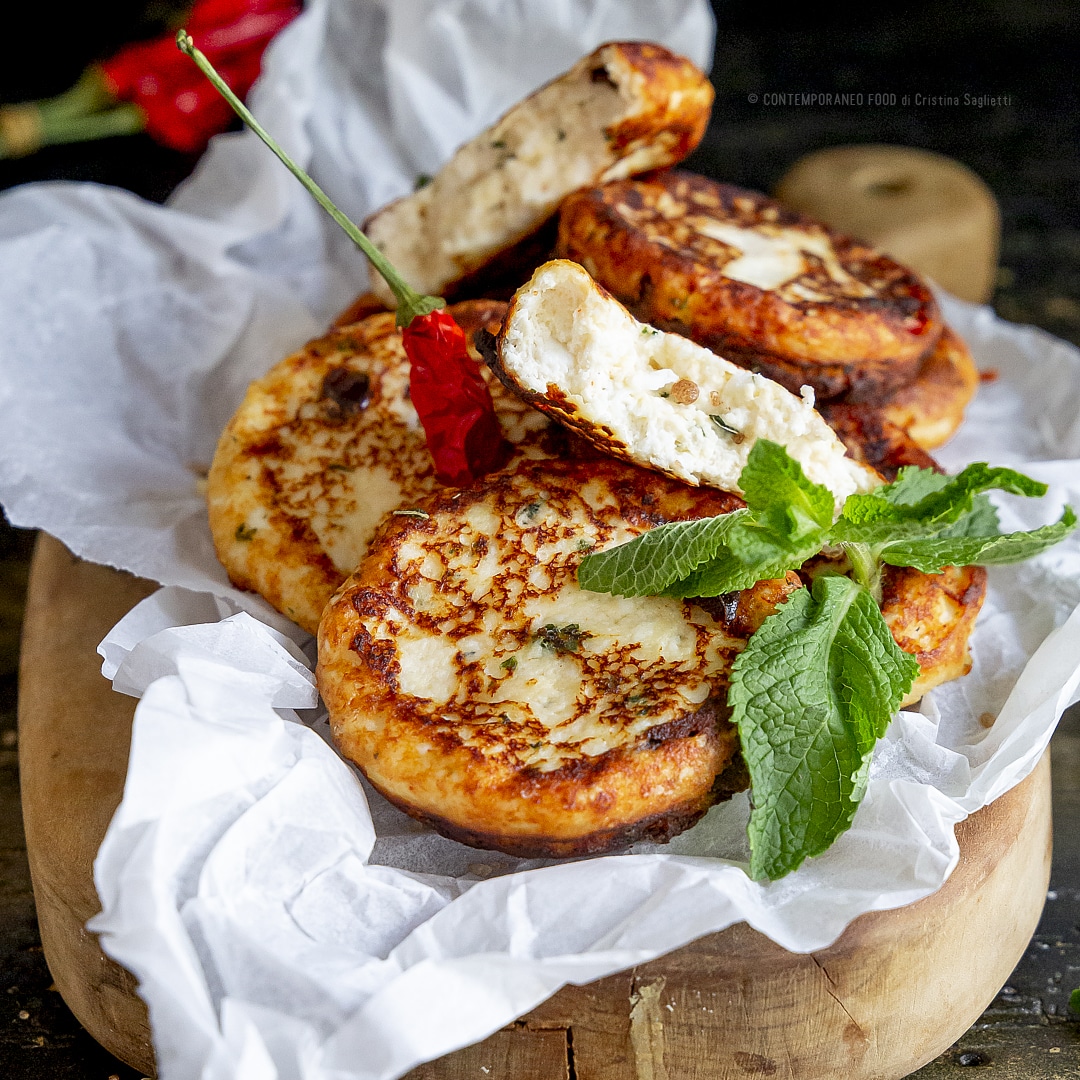 crocchette-di-ricotta-olive-nere-menta-piatto-unico-secondo-facile-leggero-vegetariano-contemporaneo-food