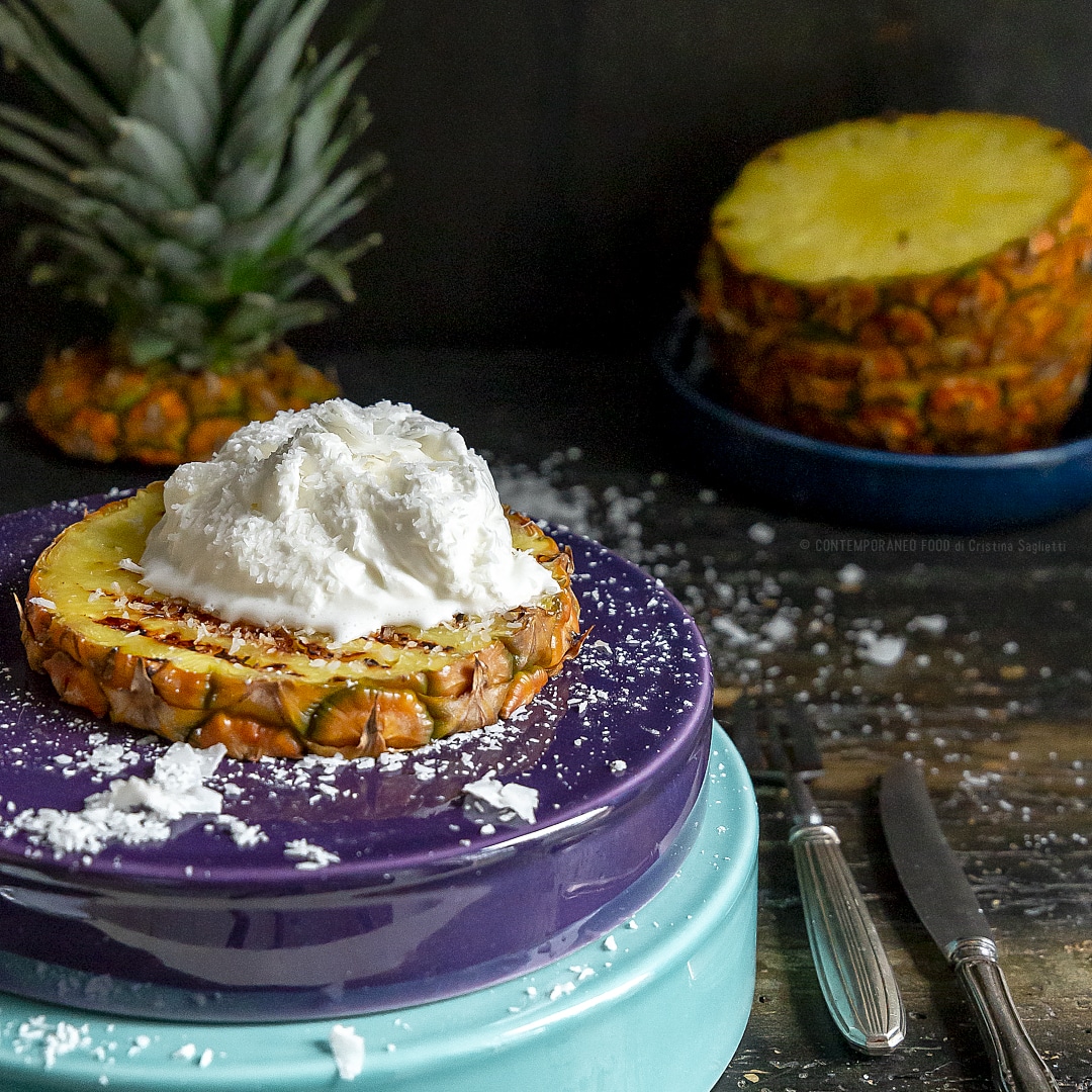 ananas-grigliato-panna-di-latte-di-cocco-dessert-facile-veloce-estivo-vegano-contemporaneo-food