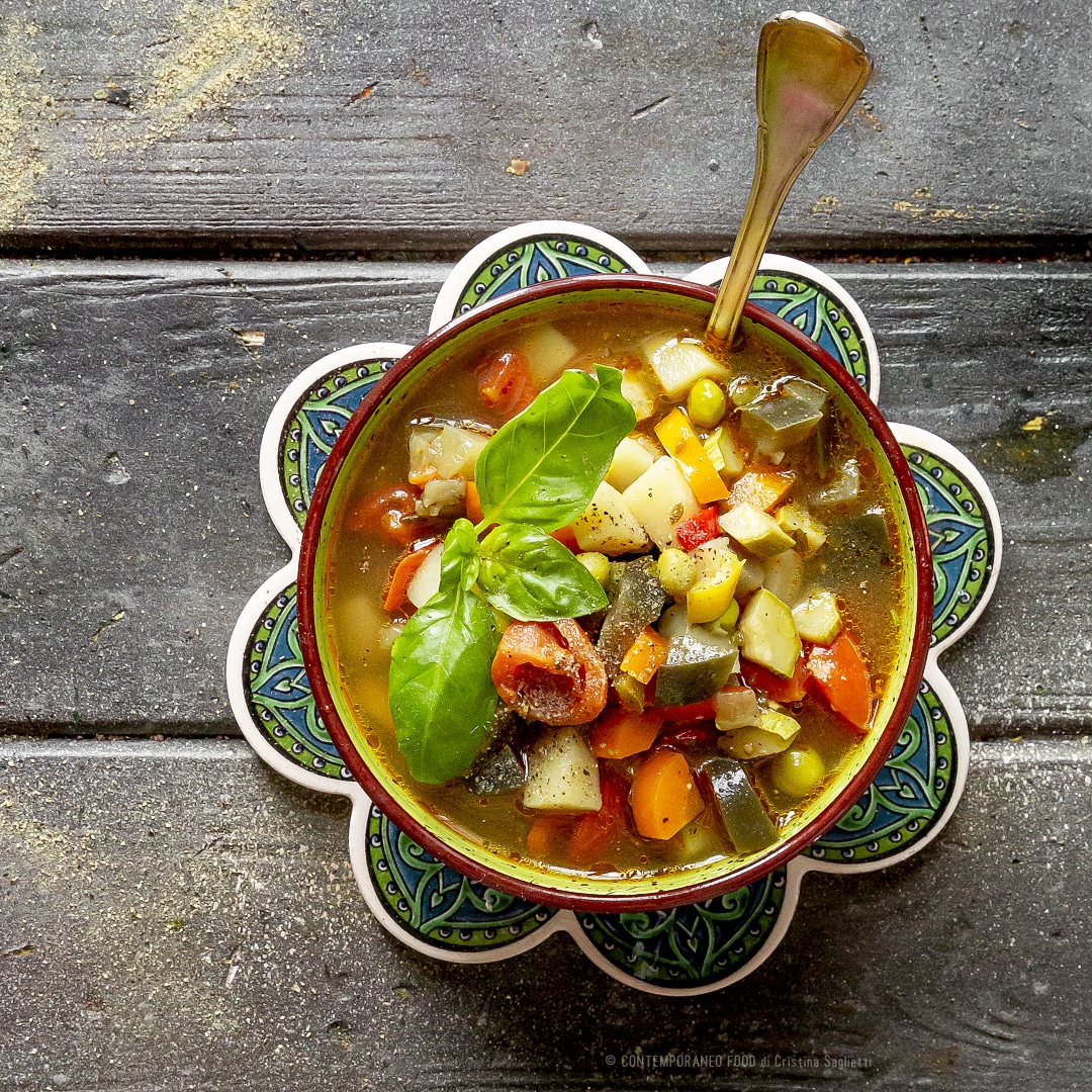 Immagine: Minestrone di verdure estivo