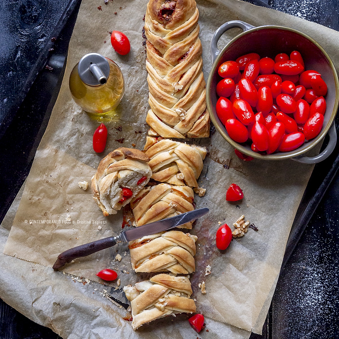 Immagine: Pizza intrecciata pachino, gorgonzola e  noci