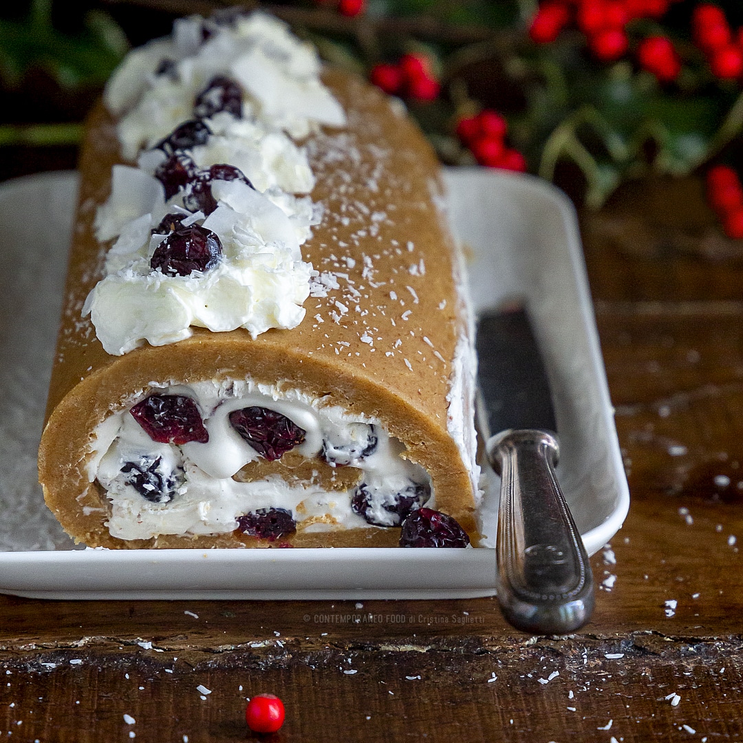 rotolo-di-pandoro-con-panna-di-cocco-mirtilli-rossi-dolce-di-natale-reciclo-contemporaneo-food