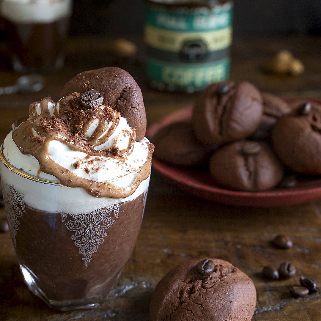 dolce-semi-di-chia-cacao-latte-di-mandorla-burro-di-mandorla-merenda-dessert-facile-contemporaneo-food