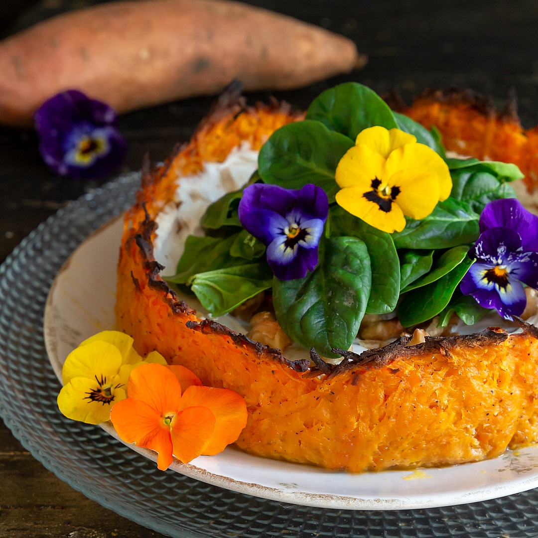 torta-salata-in-crosta-di-patata-dolce-con-stracchino-e-ricotta-di-bufala-noci-spinaci-ricetta-vegetariana-facile-contemporaneo-food