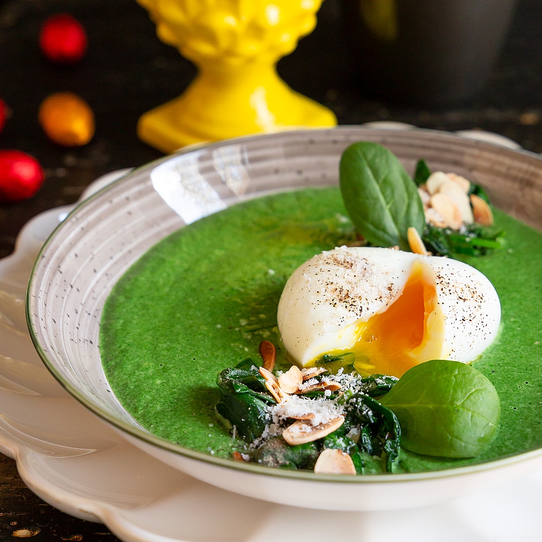 crema-di-spinacini-uovo-barzotto-mandorle-tostate-antipasto-primo-ricetta-facile-vegetariana-pasqua-pasquetta-contemporaneo-food