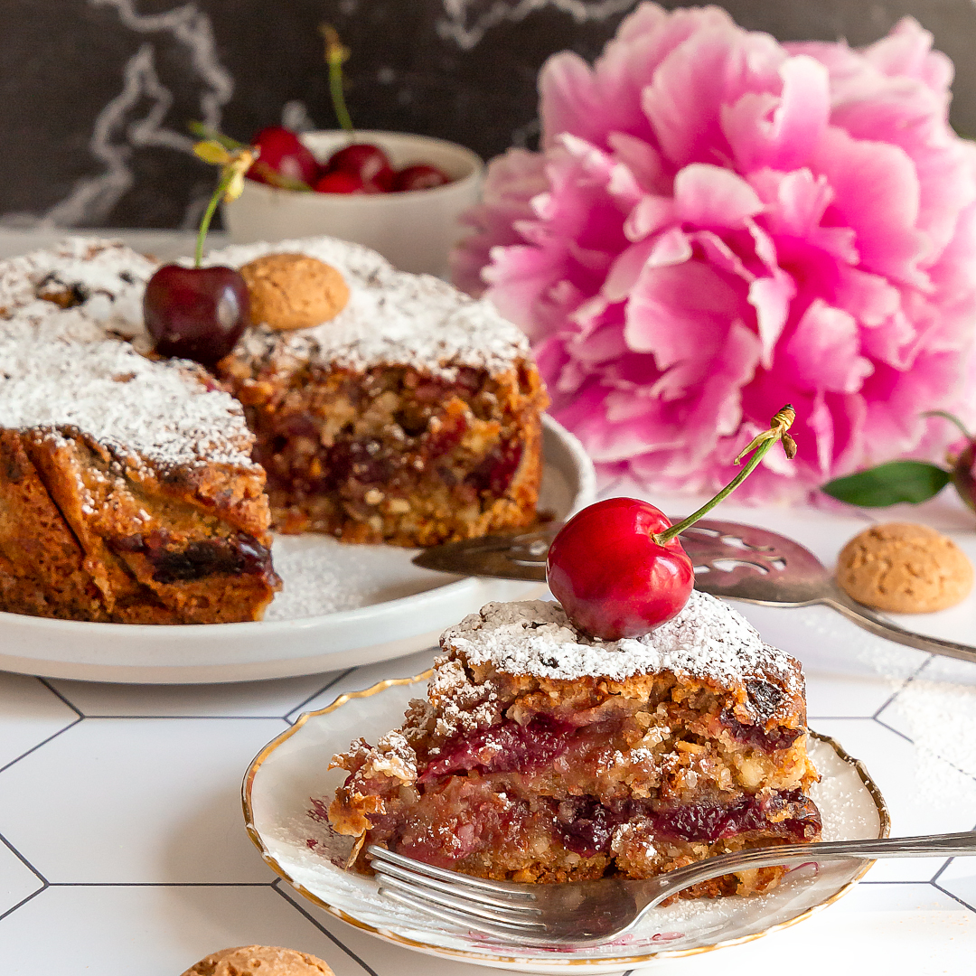 torta-alle-ciliegie-con-amaretti-dolce-morbidissimo-umidissimo-facile-contemporaneo-food