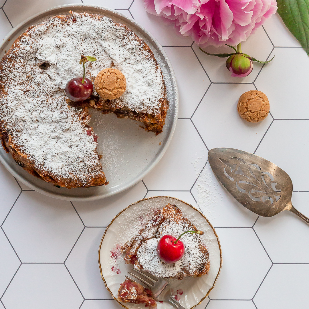 Immagine: Torta ciliegie e amaretti morbidissima