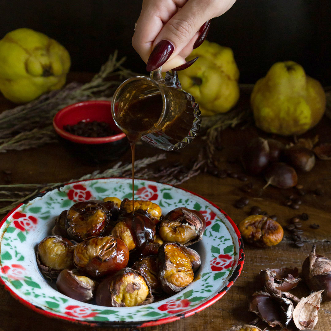 castagne-arrosto-con-glassa-calda-sciroppo-acero-caffé-dopocena-merenda-facile-golosa-contemporaneo-food