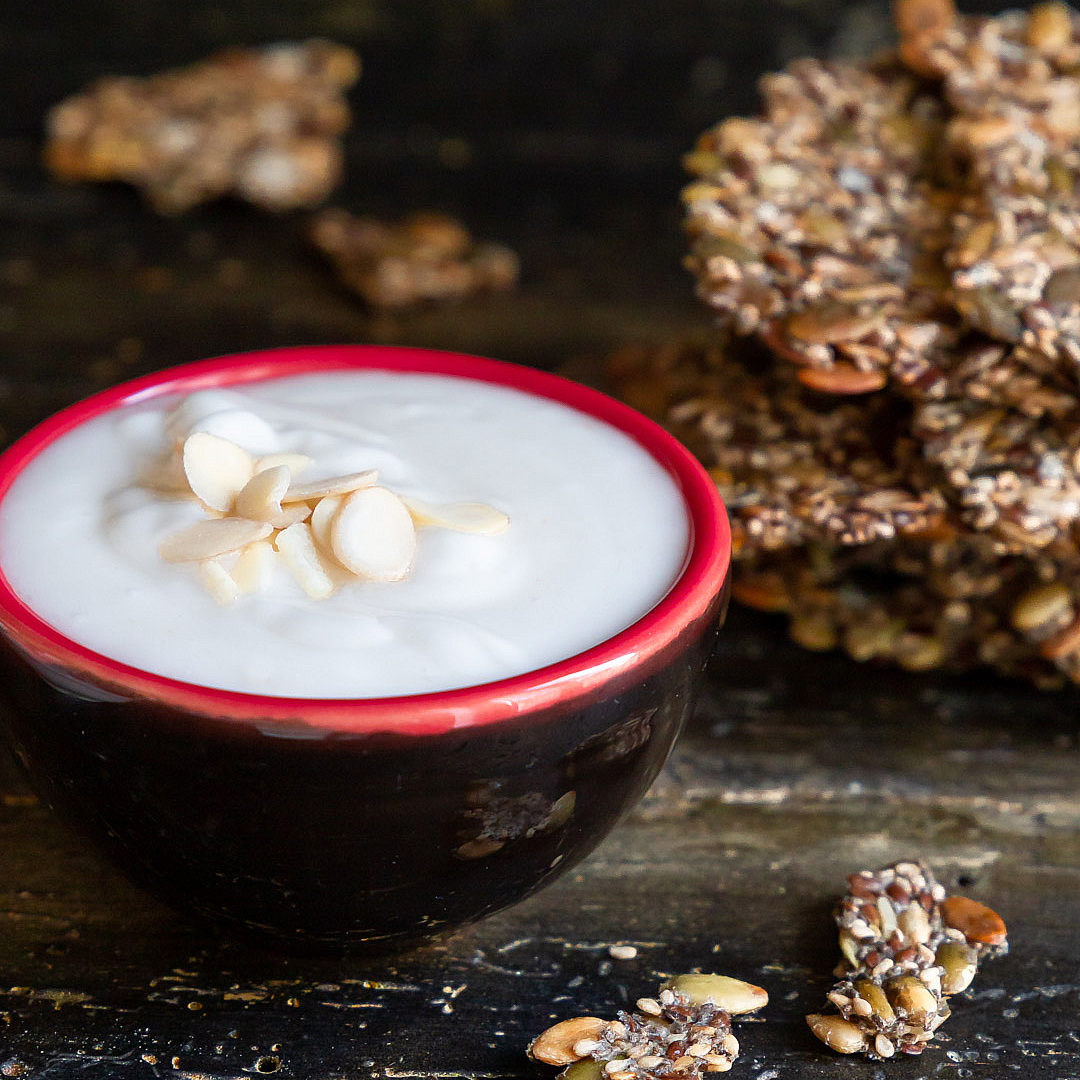 craker-solo-semi-maionese-latte-di-mandorla-ricette-vegane-facili-sane-senza-uova-contemporaneo-food