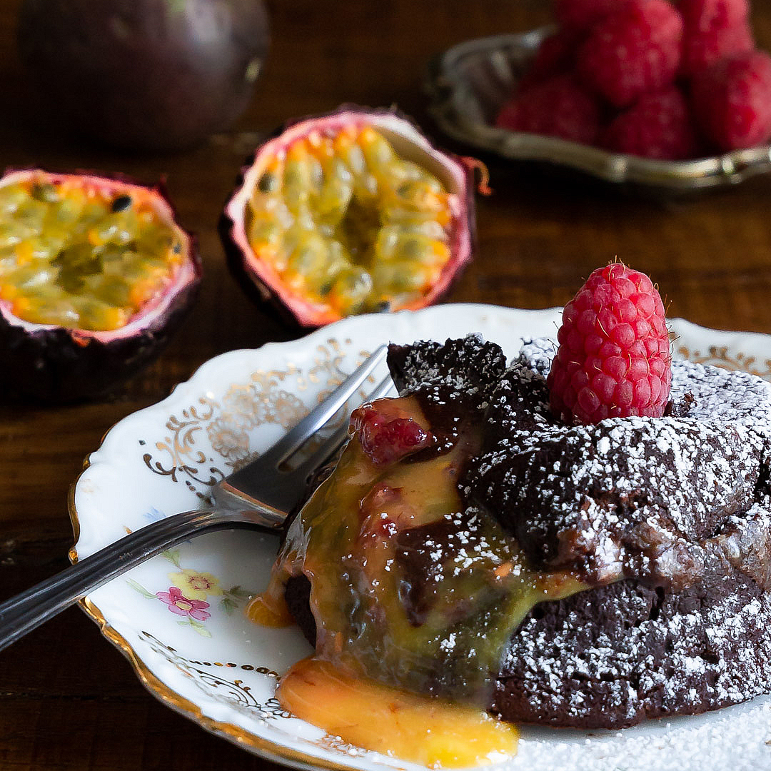 tortino-al-cioccolato-dal-cuore-morbido-dolce-facile-veloce-contemporaneo-food
