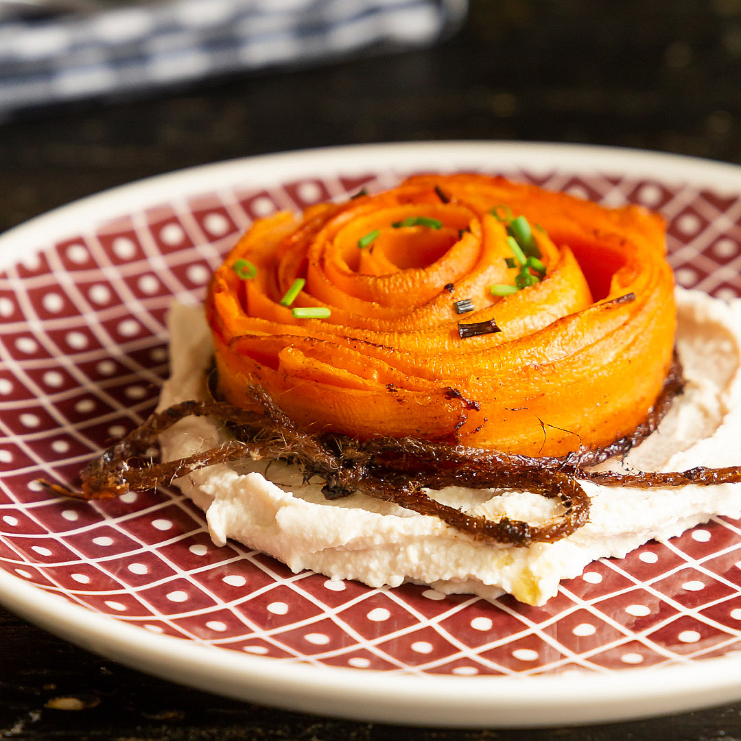 tortino-carote-maionese-anacardi-ricetta-vegana-facile-contemporaneo-food