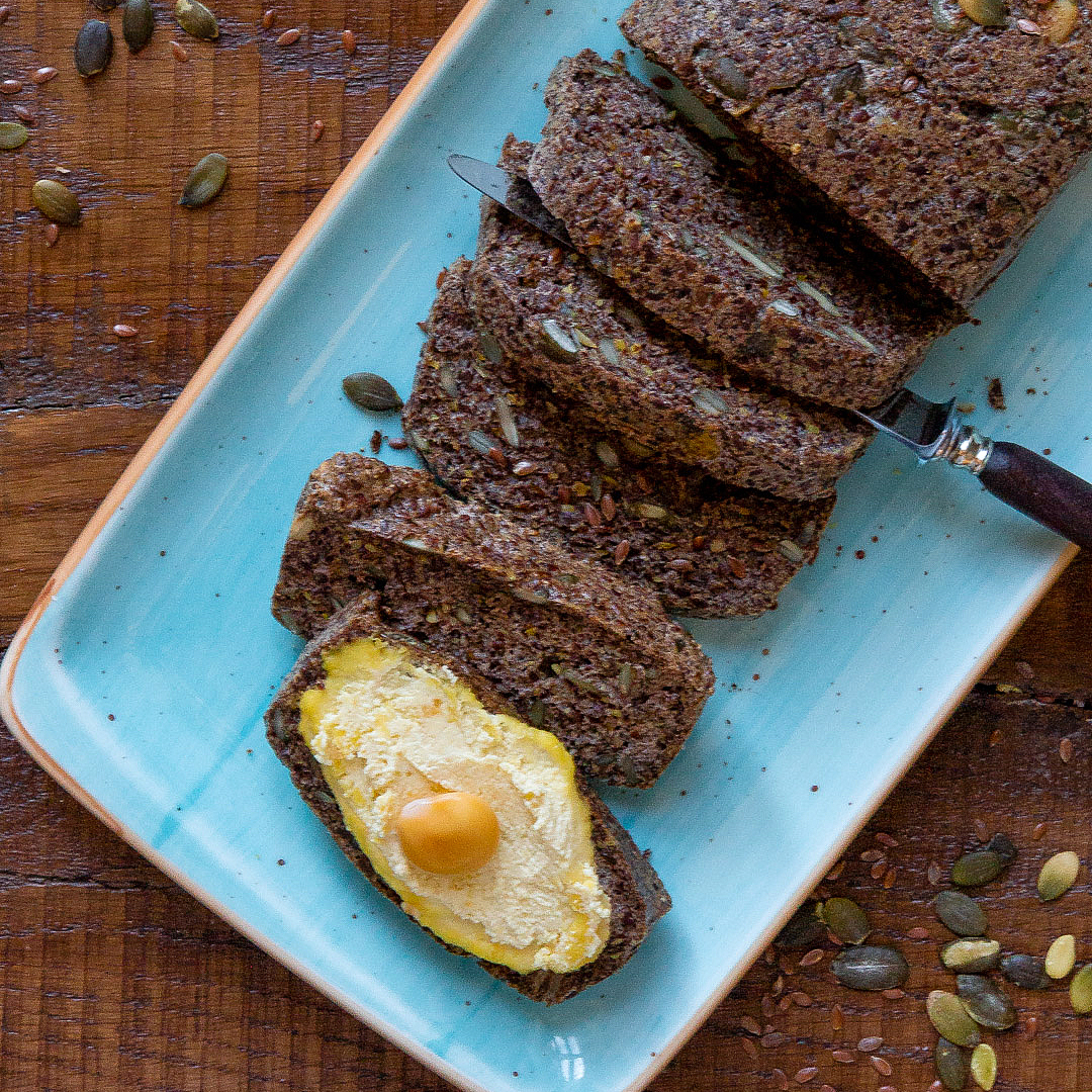 Immagine: Pane di soli albumi e semi di lino con maionese vegana di lupini
