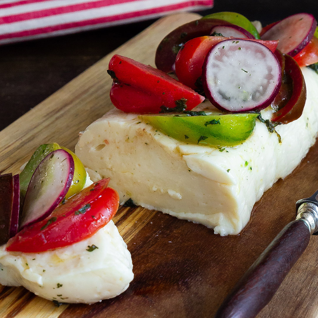 stracchino-con-latte-di-soia-senza-lattosio-e-verdure-estive-ricetta-vegana-facile-contemporaneo-food