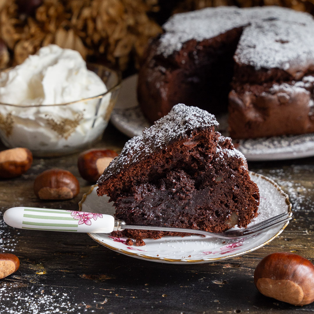 torta-cuore-morbido-cioccolato-castagne-senza-glutine-senza-lattosio-dolce-facile-autunnale-contemporaneo-food