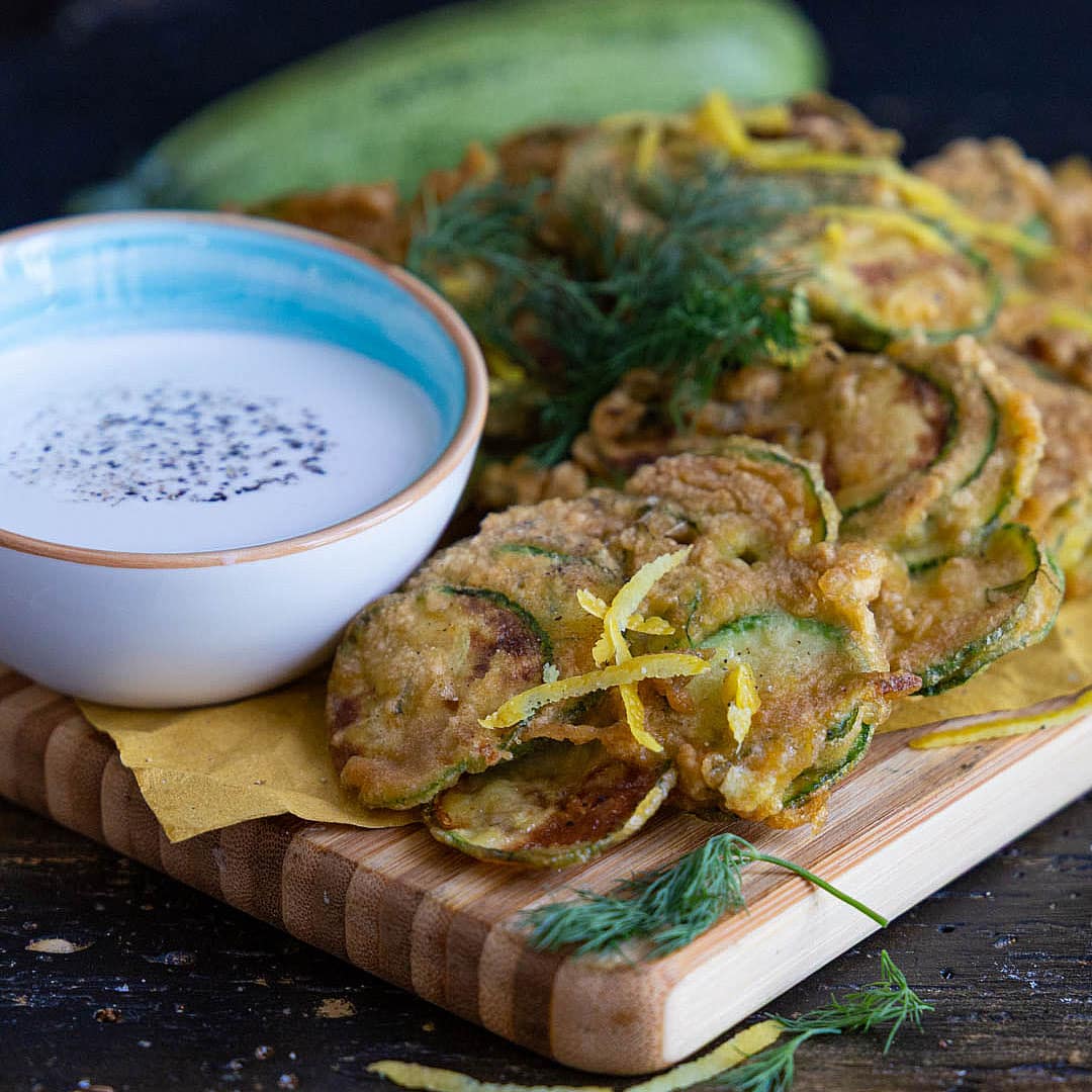 frittelle-zucchine-limone-aneto-ricetta-facile-veloce-vegetariana-contemporaneo-food