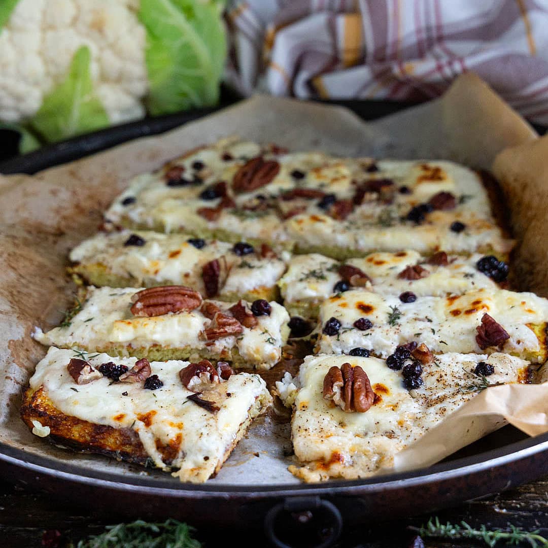 schiacciata-cavolfiore-formaggio-ricetta-vegetariana-facile-contemporaneo-food