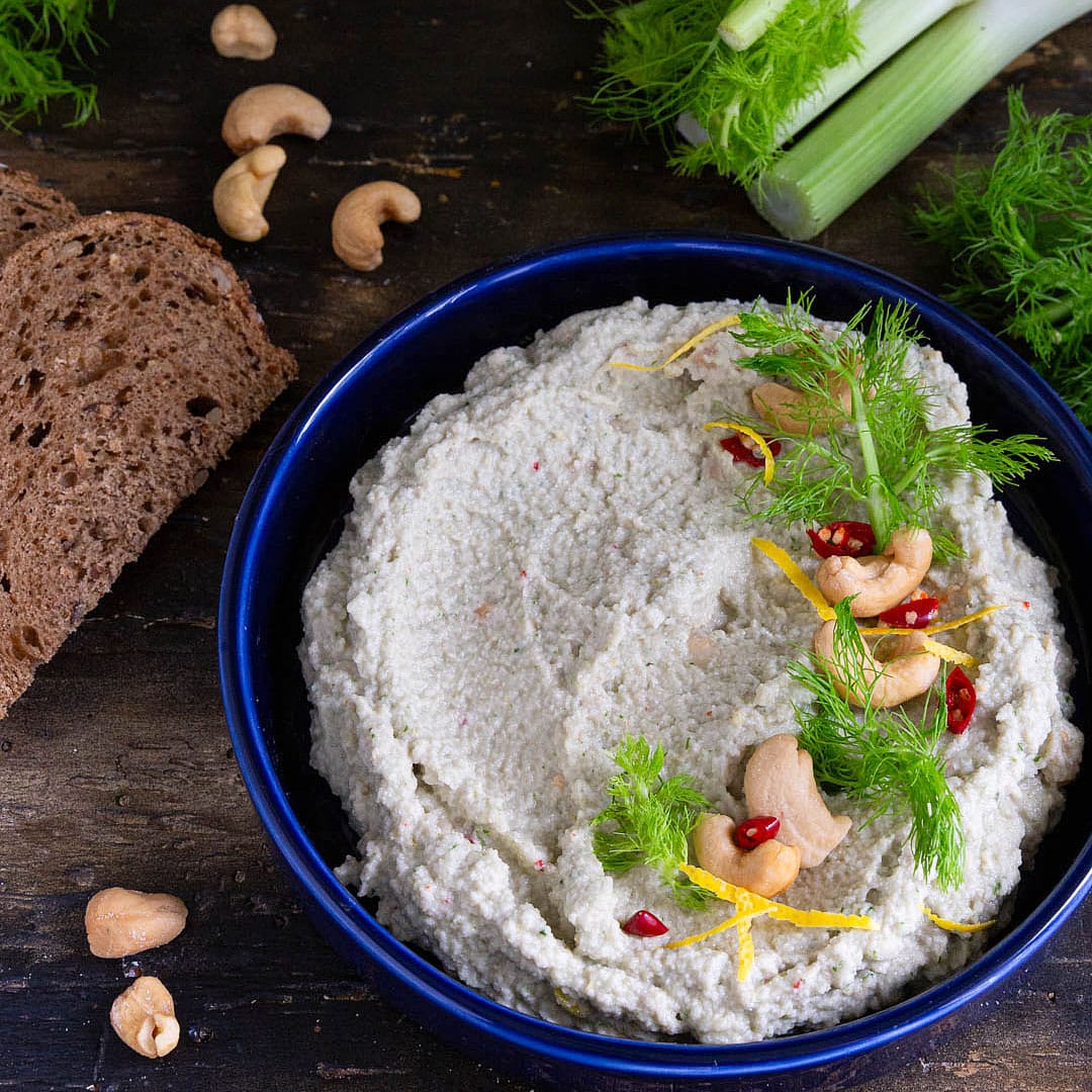 crema-spalmabile-finocchi-anacardi-limone-ricetta-vegetariana-facile-veloce-contemporaneo-food