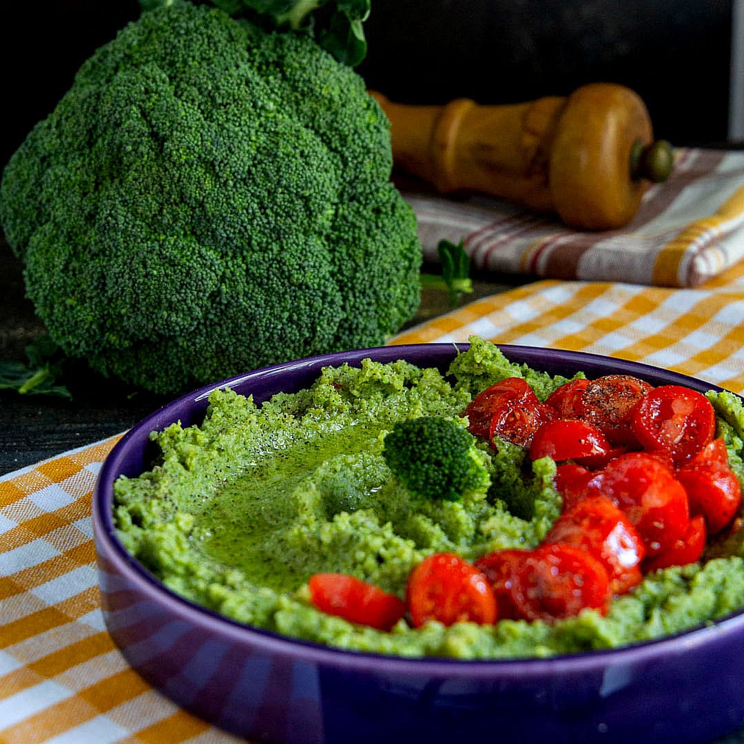 guacamole-broccolo-ricetta-vegetariana-veloce-contemporaneo-food
